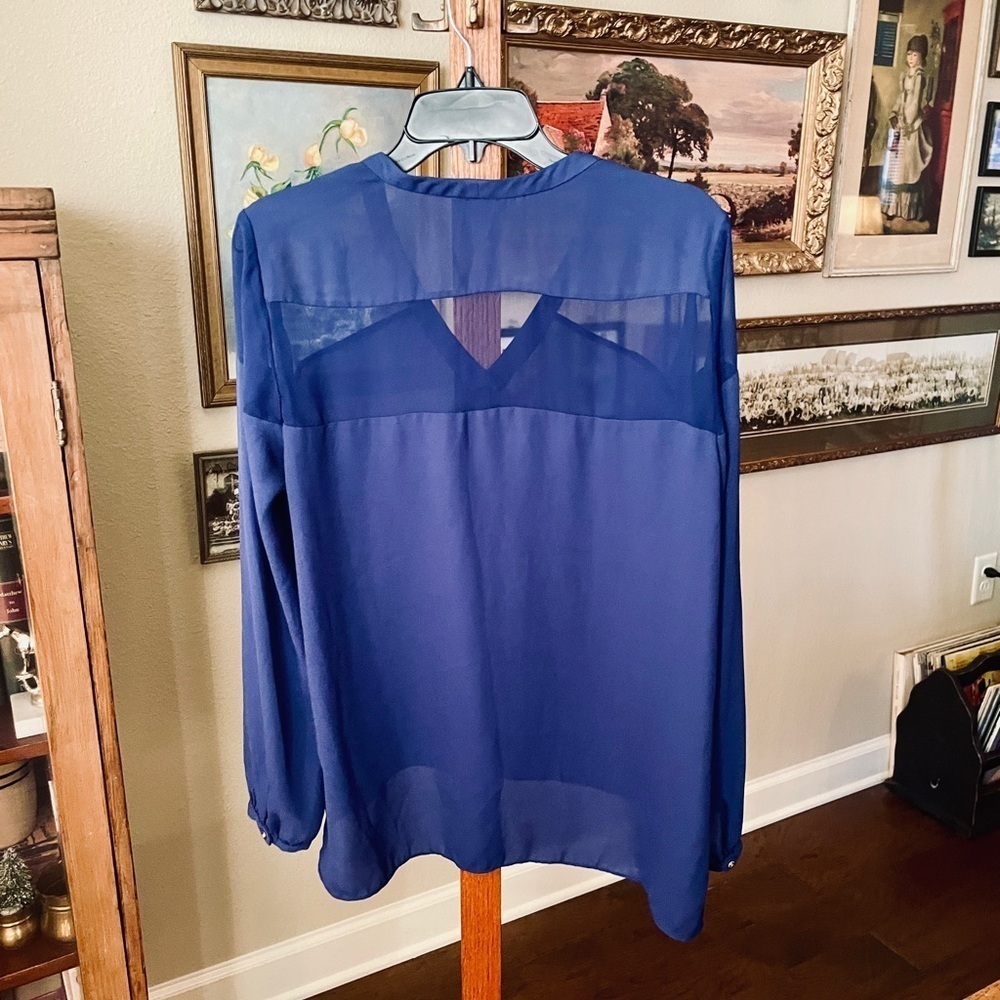 Cynthia Rowley long sleeve semi sheer hi-lo blouse v-neck SZ M navy blue - Picture 7 of 9